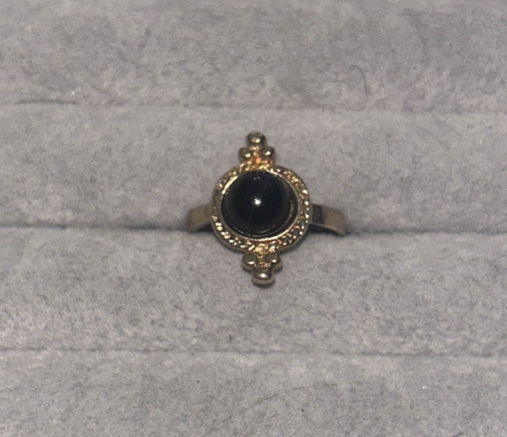 Black Onyx simulated stone gold tone ring size 8 bohemian 