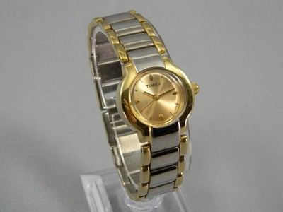 Vintage Timex Watch Women 22mm Two-Tone Clasp Band Approx 5.75'' New Battery