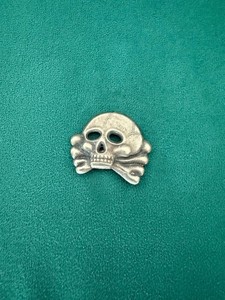 VINTAGE GERMAN MILITARY OFFICER PIN BADGE HISTORIC COLLECTIBLE INSIGNIA