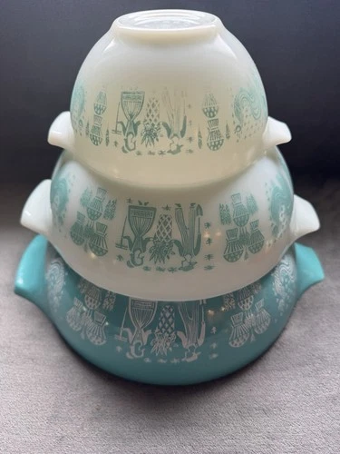 Vintage Pyrex Turquoise Amish Butterprint Cinderella Nesting Bowl Set Of 3