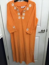 Quacker Factory Women's Orange Robe W/Embroidered Daisies Medium