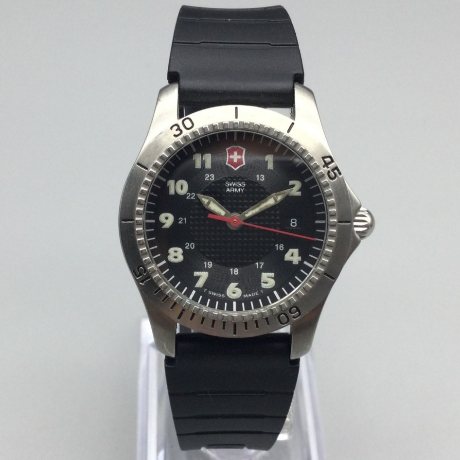 Victorinox Swiss Army Watch Womens 30mm Silver Tone Black  display picture 2
