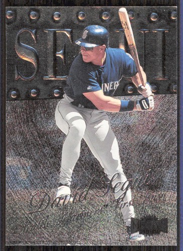 1999 Metal Universe David Segui #33 card