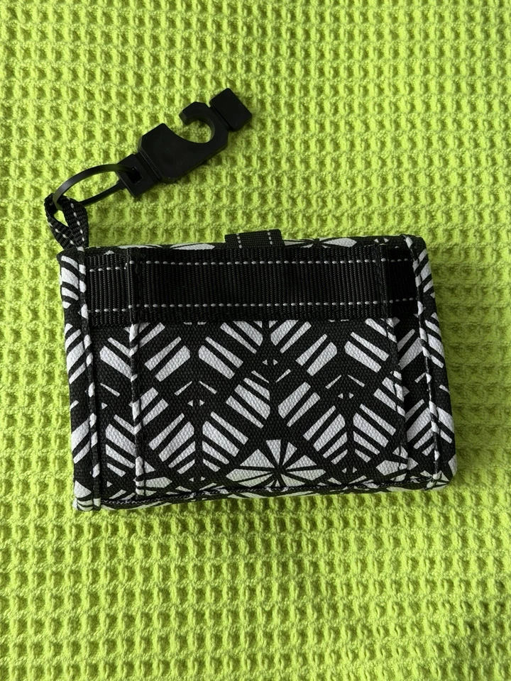 Carteira Kavu Wally nova sem etiquetas preta e branca - Imagem 2 de 3