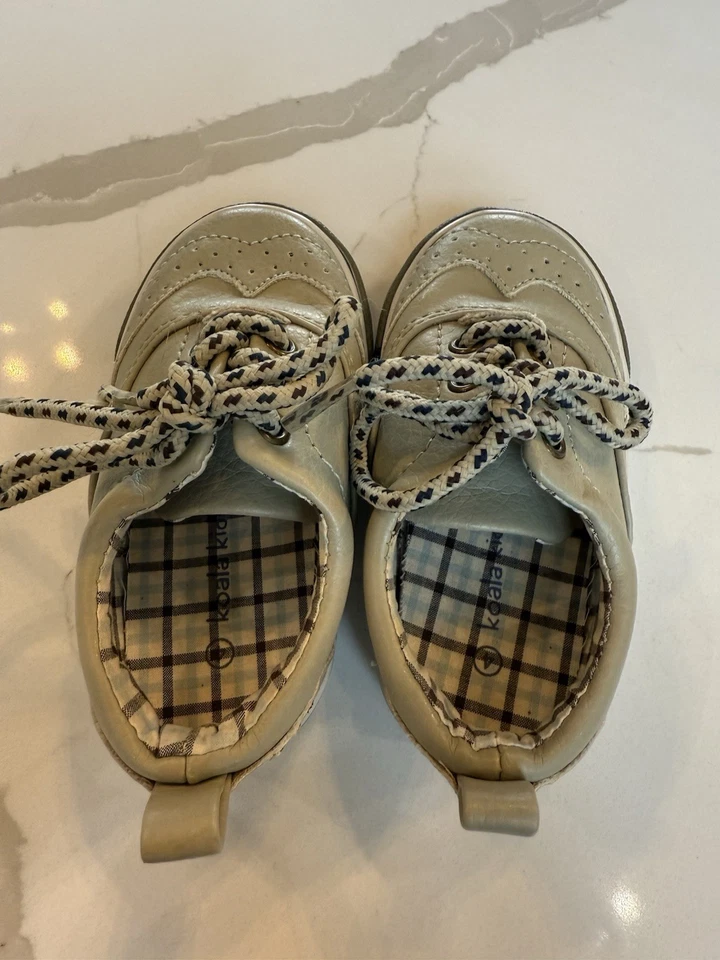 Zapatos informales Koala para niños pequeños talla 4 corbatas de encaje tostadas/verdes Foto 4 de 4