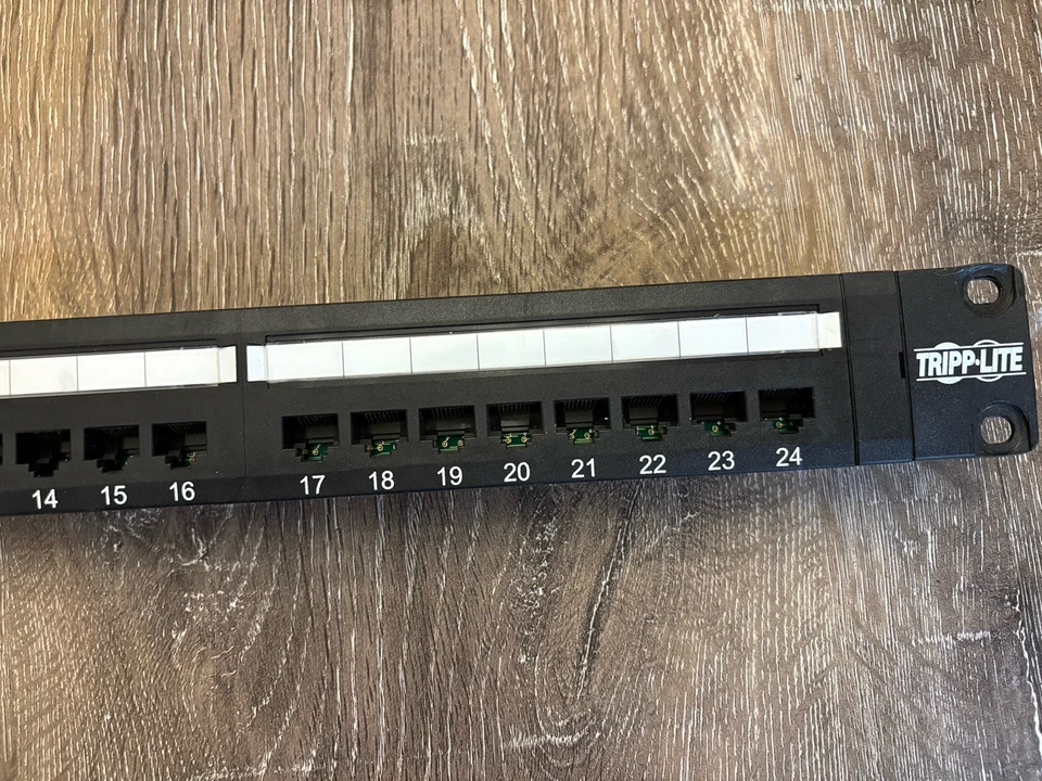 TRIPP-LITE 24 Port Cat 5e Patch Panel - Image 2 of 4
