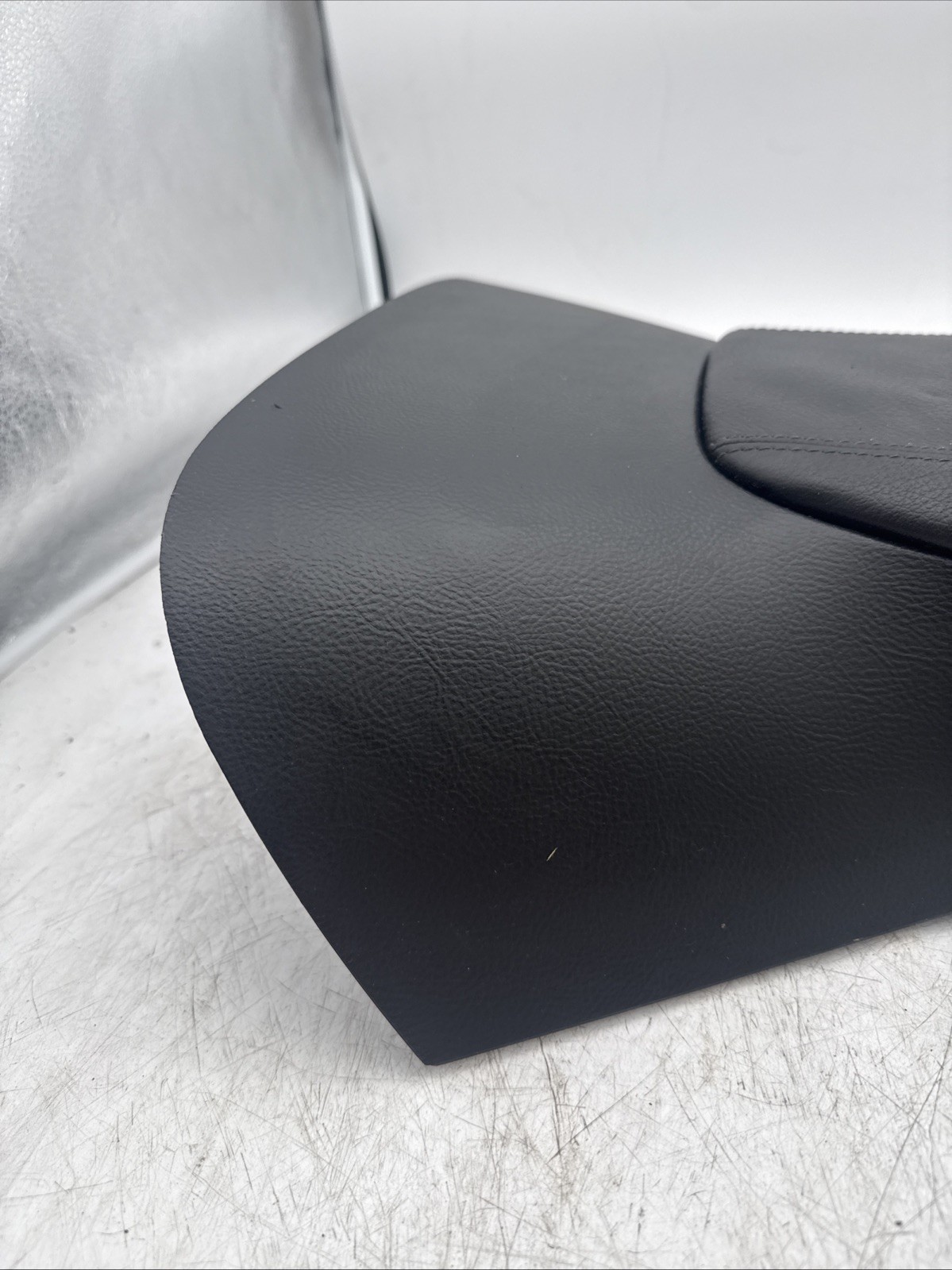 05-13 CHEVROLET CORVETTE C6 FRONT CENTER CONSOLE ARM REST LID ASSEMBLY BLACK OEM