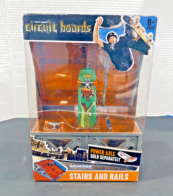 Tony Hawk  HEXBUG Circuit Boards Birdhouse Skateboard Stairs and Rails Ramp Set