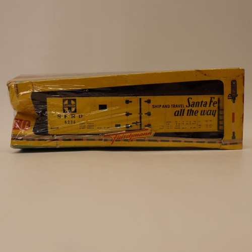 1428 / FLEISCHMANN WAGON AMERICAIN FRIGO BLATZ METAL ET PLASTIQUE