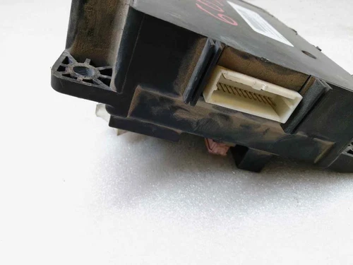 8637A318 Fuse Holder for Mitsubishi Outlander (CW0) 2007 501110 - Picture 4 of 10