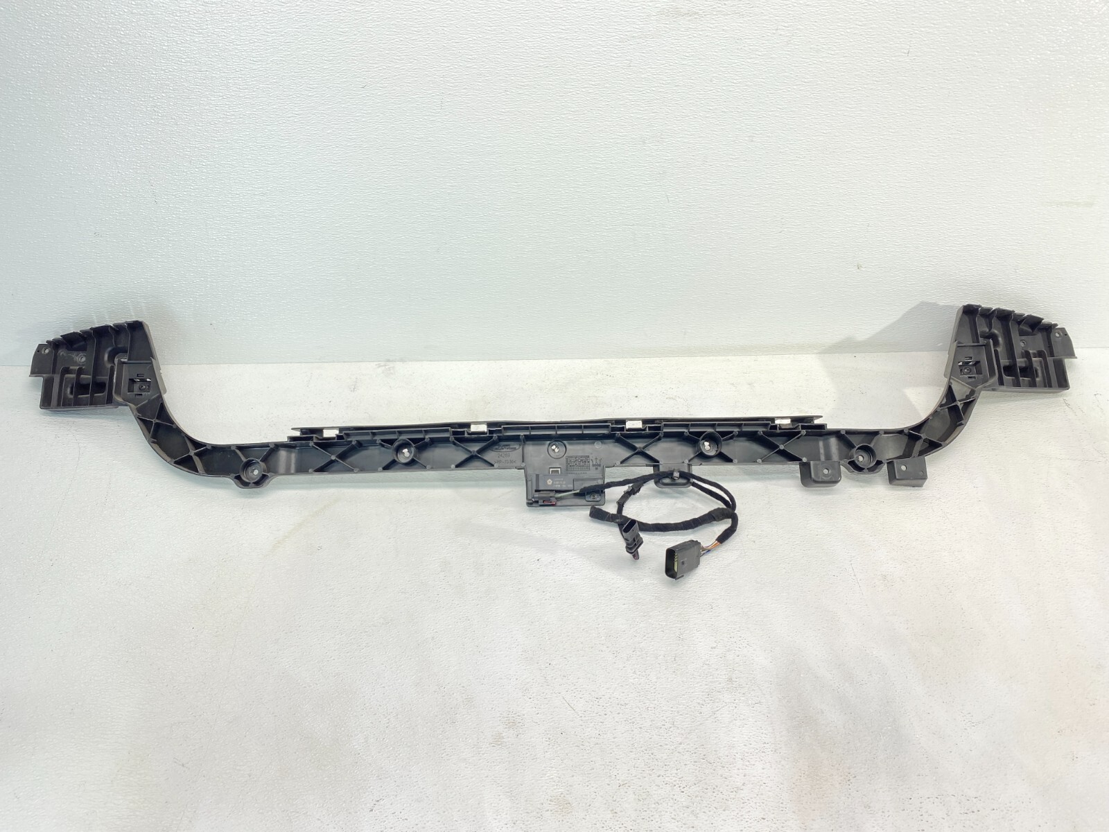 14-21 Maserati Quattroporte Rear Bumper Lower Central Bracket Mount Panel OEM✅