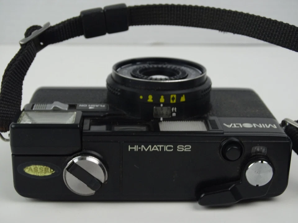 Minolta HI-MATIC S 38mm f/2.7 Lens 35mm Film Camera - Flash Not Working  - Image 4 of 4