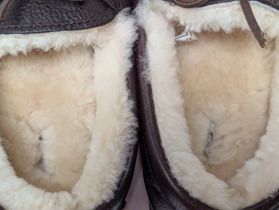 Zapatillas de cuero UGG Byron, mocasín de conducción, capuchino, para hombre talla 9, F20014F Foto 3 de 4