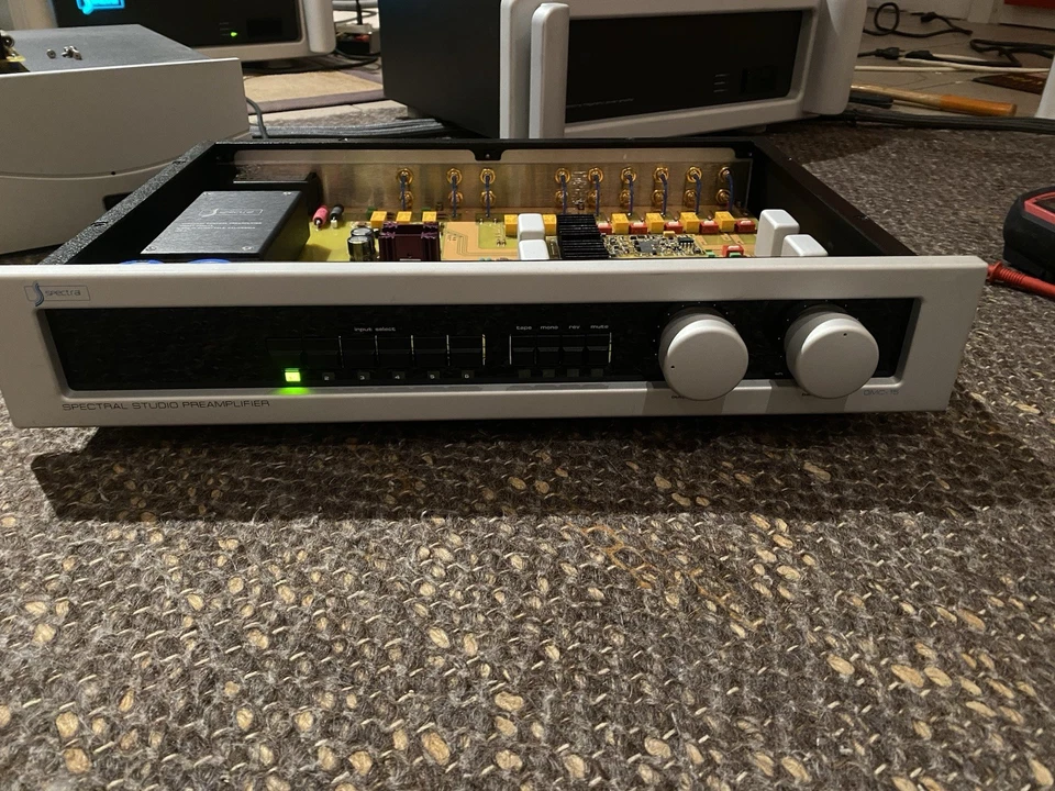 preamplificatore Spectral DMC15 - Immagine 2 di 4