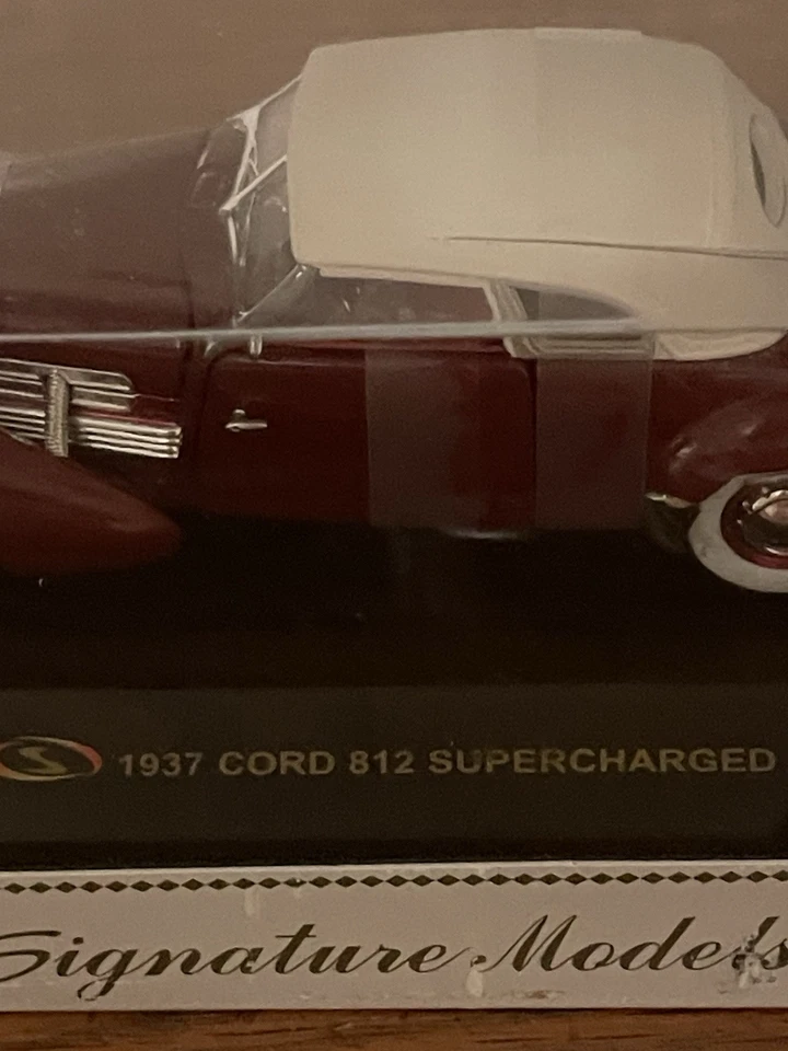 1937 CORD 812 1/32nd SCALE DIE-CAST MODEL - Image 2 of 4