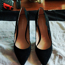 BCBGeneration Women's Black Suede Scalloped Pointed Toe Stiletto Pumps 10 M