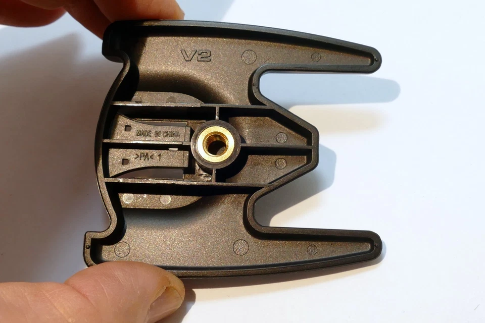 V2 Flash Cámara Trípode Soporte Zapata Adaptador 1/4" Tornillo SOFlite Foto 4 de 4