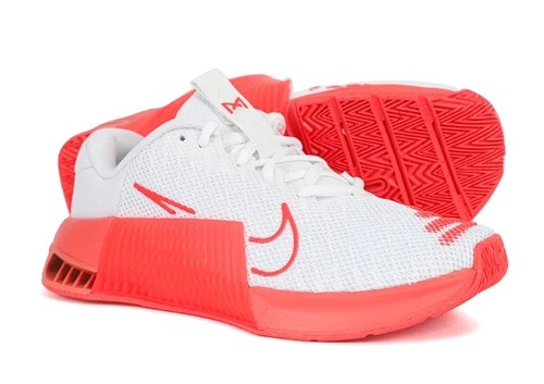 Nike Metcon 9 Damenschuhe weiß hellkarmesinrot Größe 7