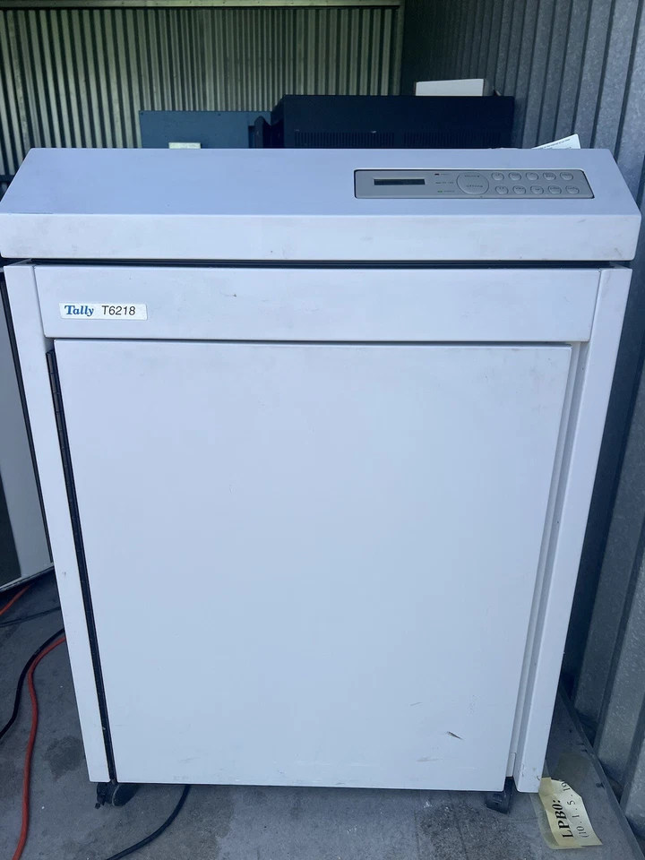 Impresora matriz de línea Tally T6218 - Ethernet serie paralela 1800LPM - Funciona Foto 2 de 4
