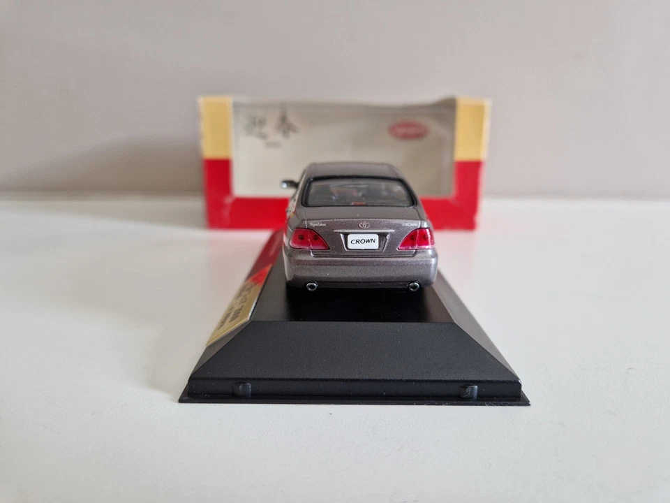 Kyosho J-Collection 1/43 Toyota Crown Royal Saloon G - Año Nuevo 2009 - JC2009NS - Imagen 4 de 4