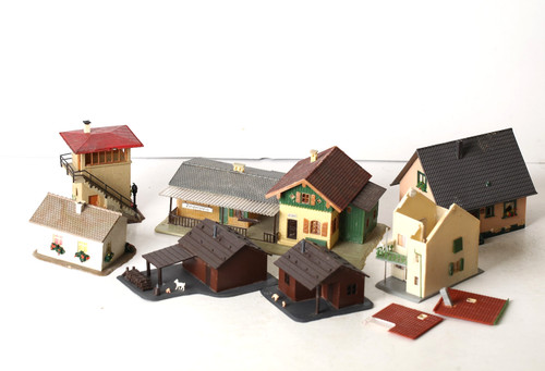 Faller H0 7 edificios: estación Zindelstein, parcela, viviendas, establos (349042) | Zustand: Gebraucht