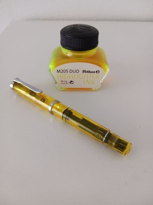 Pelikan M205 DUO Fountain Pen with Highlighter Ink
