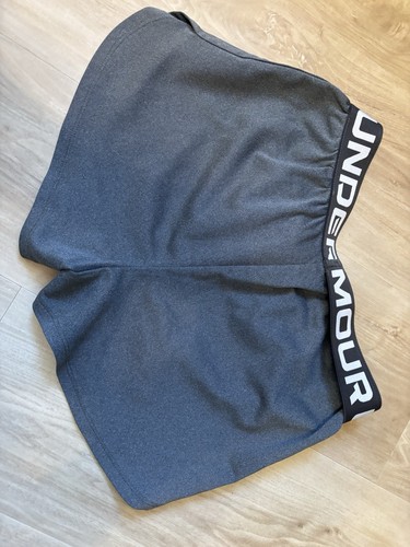 Girls Under Armour Shorts - Size Youth Medium Gray Loose Heatgear - Picture 2 of 7