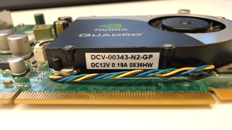 nVidia Quadro FX570 NVA-P588-000(B) Dual DVI Video Card PCI Express, 256MB DDR2 - Image 4 of 4