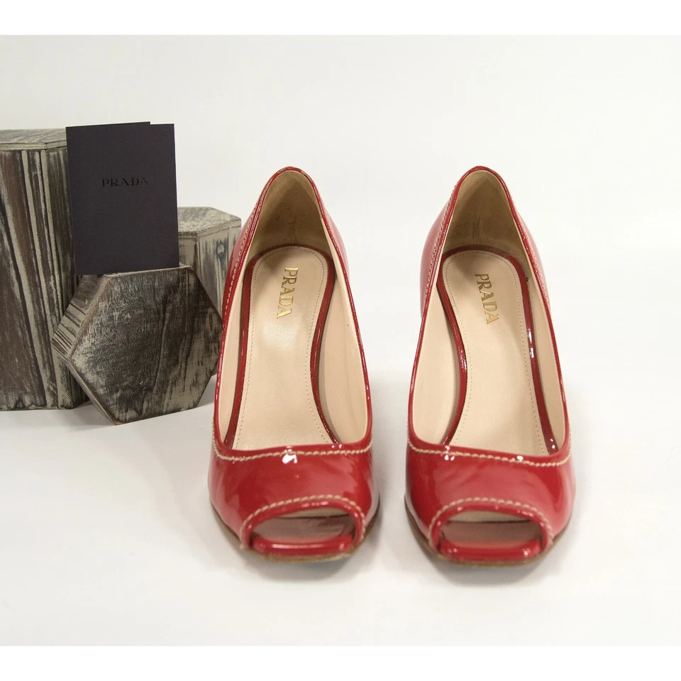 Alpargata de charol rojo Prada cuña punta abierta tacones talla 37 usada en excelente estado Foto 3 de 4