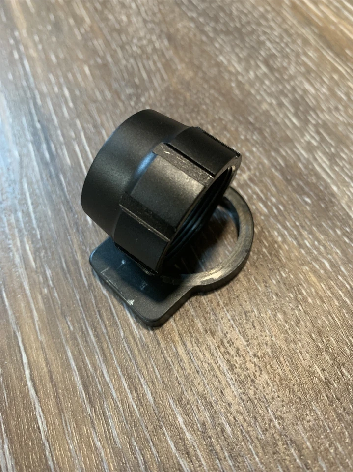 Tuerca de retroceso Savage negra mate ACCUSTOCK y tuerca de barril con muescas vástago pequeño Foto 3 de 4