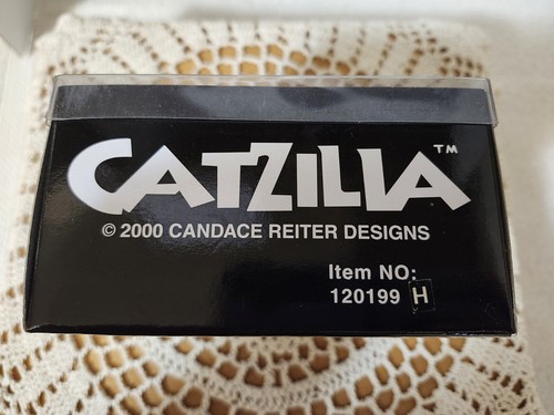 Catzilla Salt & Pepper Shaker Set Blue and Yellow 2000 Candace Reiter Designs - Picture 6 of 22