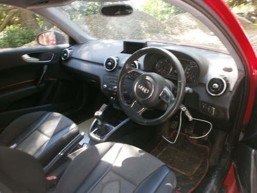 AUDI A1 TDI LOW GENUINE * MILEAGE 76k * LADY OWNER LIGHT REPAIR £20 TAX S LINE - Picture 19 of 23