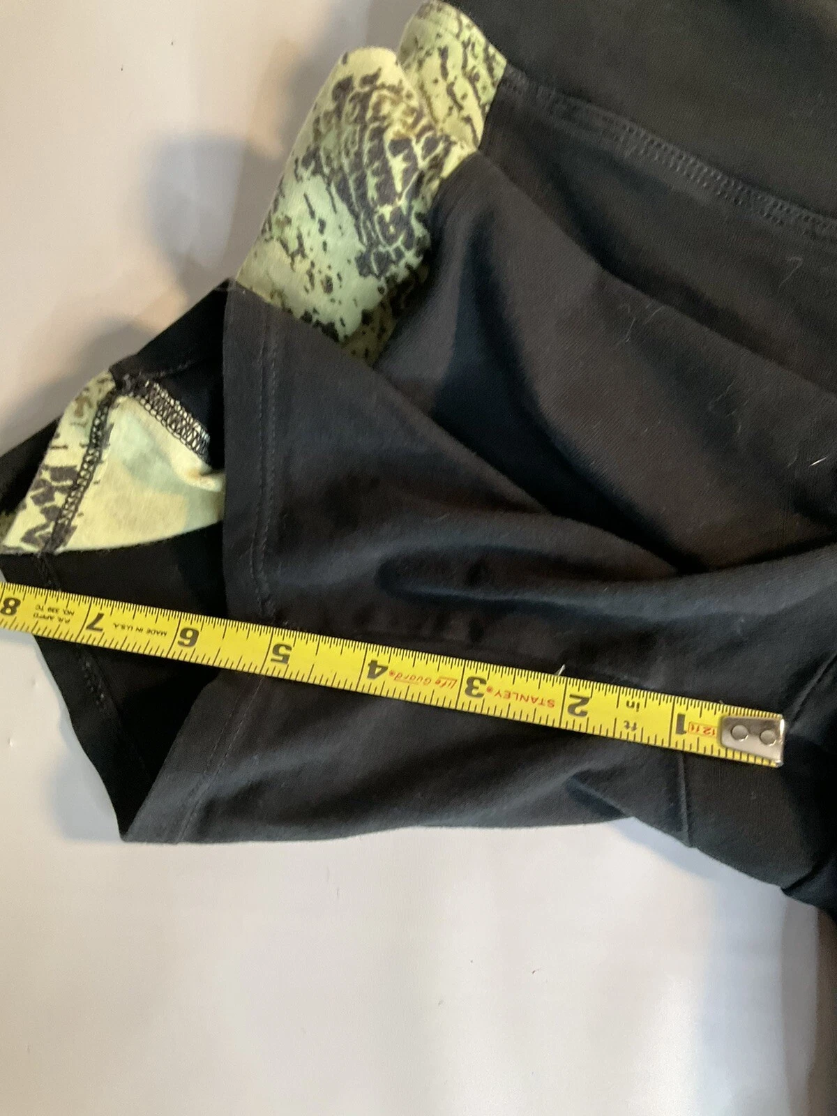 victoria-secret-vs neon snake print yoga shorts