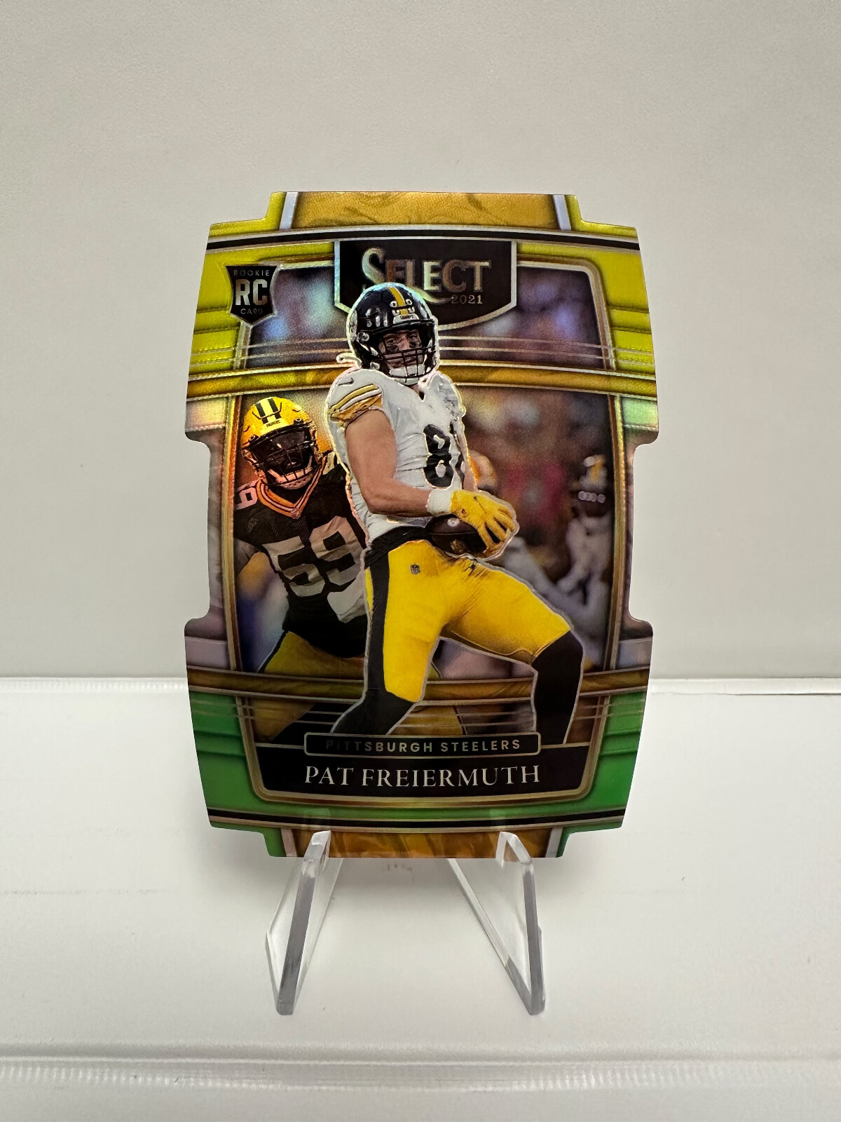 Pat Freiermuth RC - 2021 Panini Select Green & Yellow Prizm Die-Cut #59 Steelers