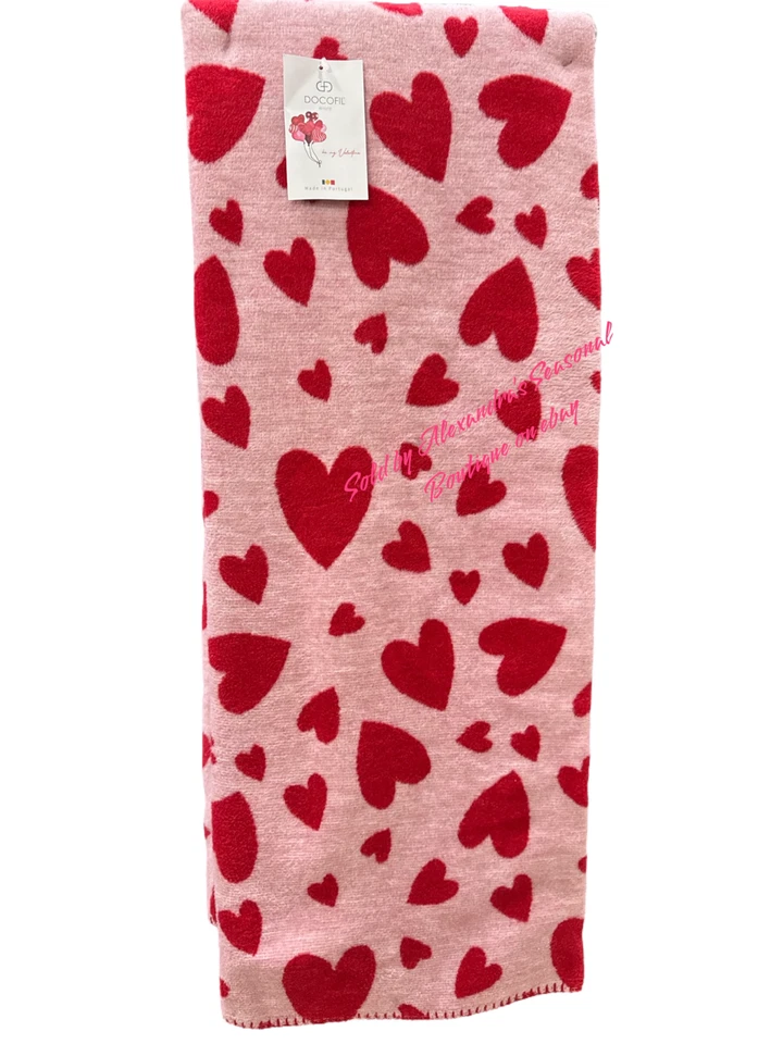 DOCOFIL Valentine’s Day Pink / Red Hearts Throw Blanket 51" x 67" New - Image 2 of 4
