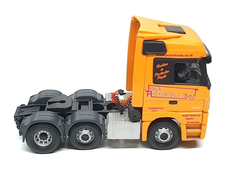 Corgi 1/50 Scale CC13802 - Mercedes Benz Actros Megaspace J.Richardson - Yellow - Image 3 of 4