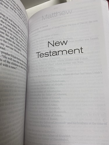 The Holy Bible NIV Large Print Burgundy Italian Duo-Tone Zondervan 2009 - Picture 14 of 16