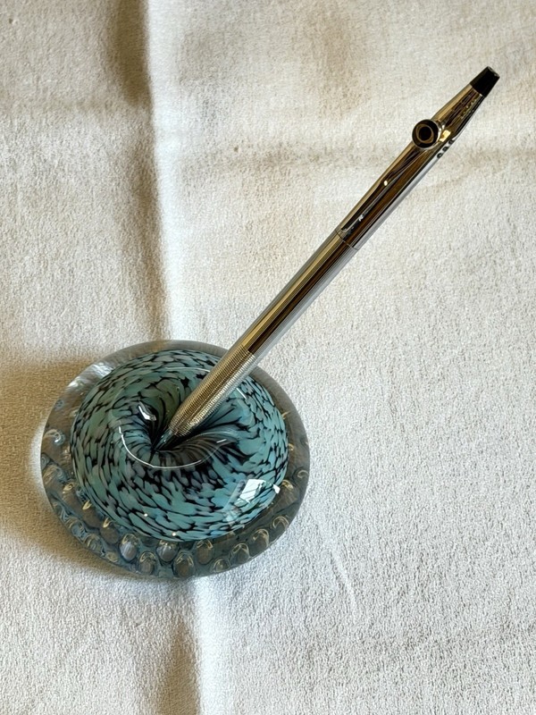 Peter Patterson Hand Blown Paperweight Or  Glass Pen Holder With Cross Pen