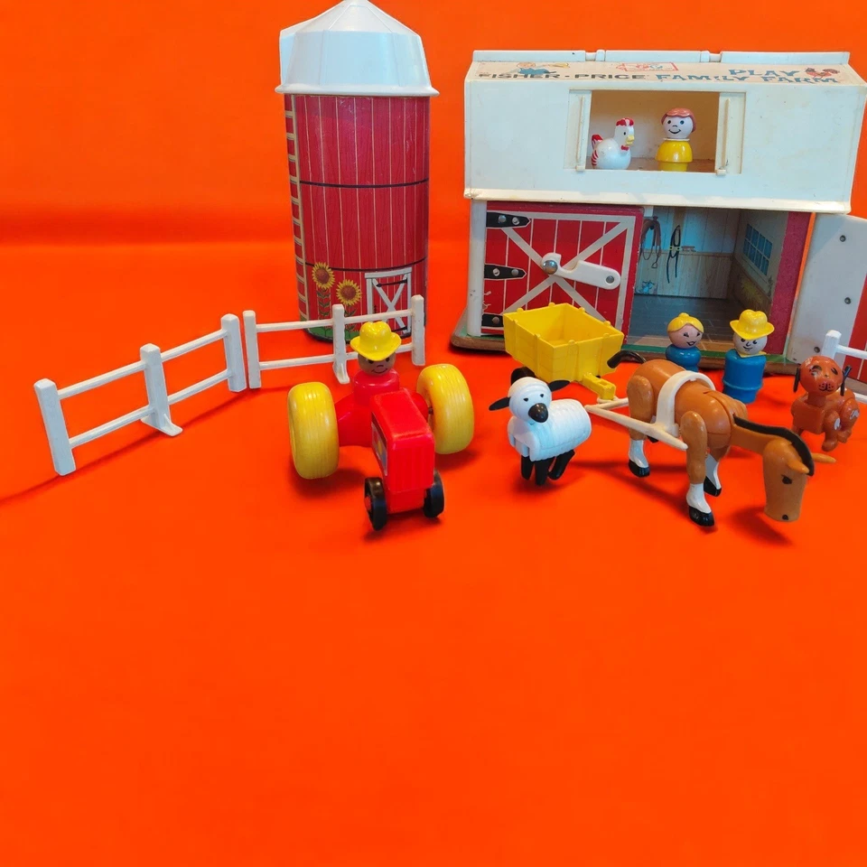 Figuras Fisher Price Little People Play Family Farm con Silo Tractor Animales Foto 2 de 4
