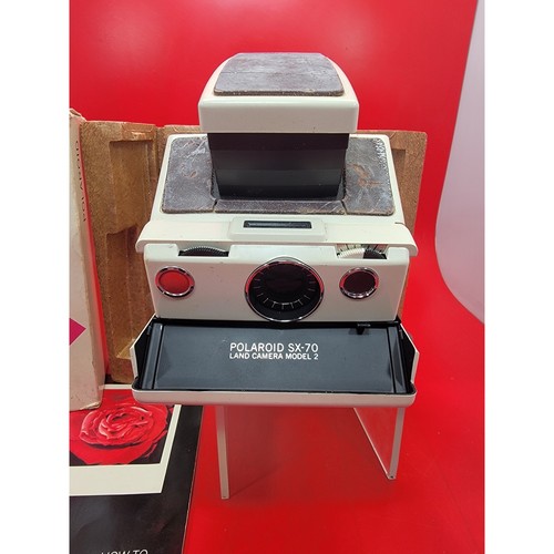 Vintage Folding POLAROID SX-70 Land Camera with Original Box Untested - Picture 3 of 7