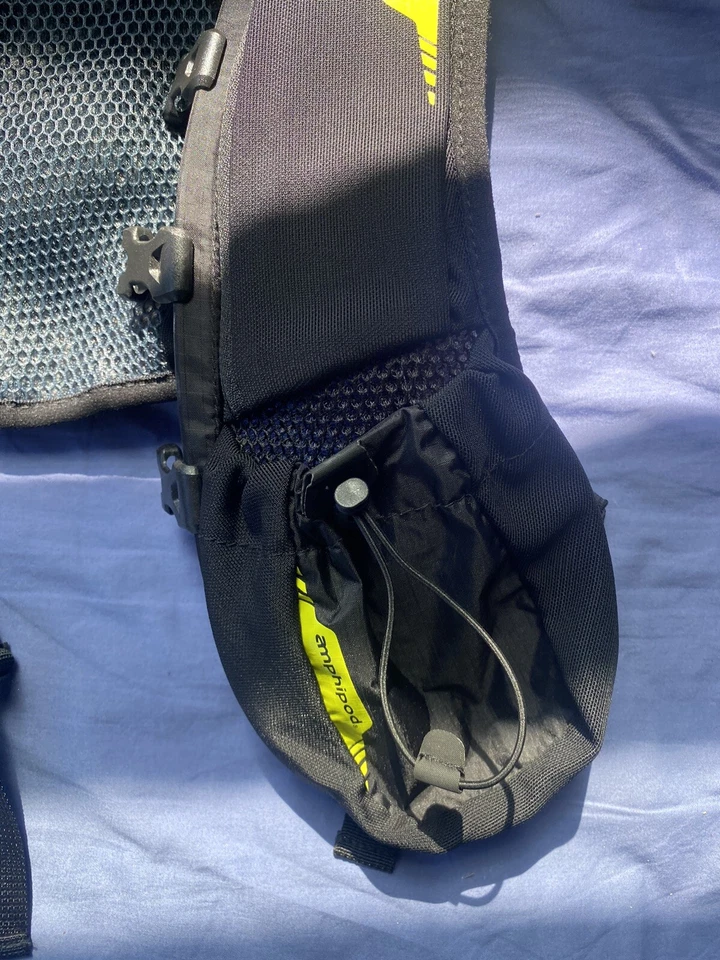 Amphipod Purerun Freeform Soft-Tech Hydration Vest Black Trail Running w/Bottle! - Image 2 of 4