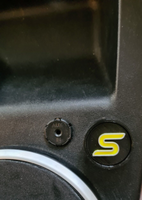 cigarette lighter insert for ford fiesta zetec s zs zetecs MK6 yellow YSR