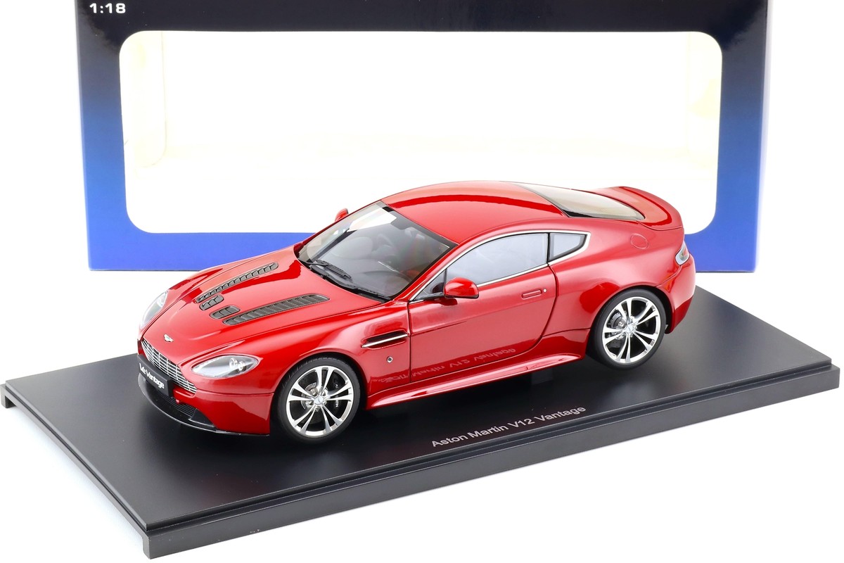 暗所保管・極美品✨autoart Aston Martin V12 AUTOart 1/18 Aston Martin V12 Vantage 2010 Undisplayed w/Box