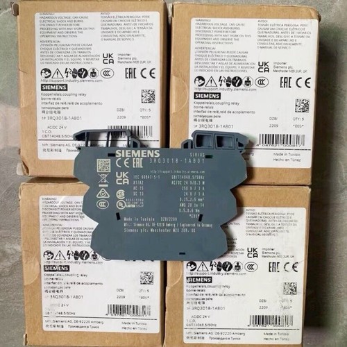 1PZ SEIMENS 3RQ3018-1AB01 Relè di accoppiamento 24 VAC/DC - Foto 1 di 1