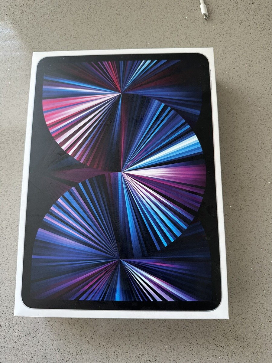 Apple iPad Combo! Pro 3rd Gen 128GB, Wi-Fi, 11 in - Silver Apple iPad Combo! Pro 3rd Gen 128GB, Wi-Fi, 11 in - Silver