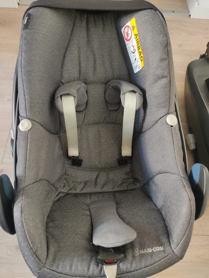 MaxiCosi Babyschale und Isofix-Station unfallfrei, 2wayfix und peppleplus, 2018  - Bild 2 von 4