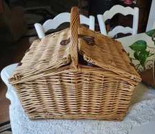 Picnic Time Classic Woven Wicker Picnic Basket Wine Glasses Flatware