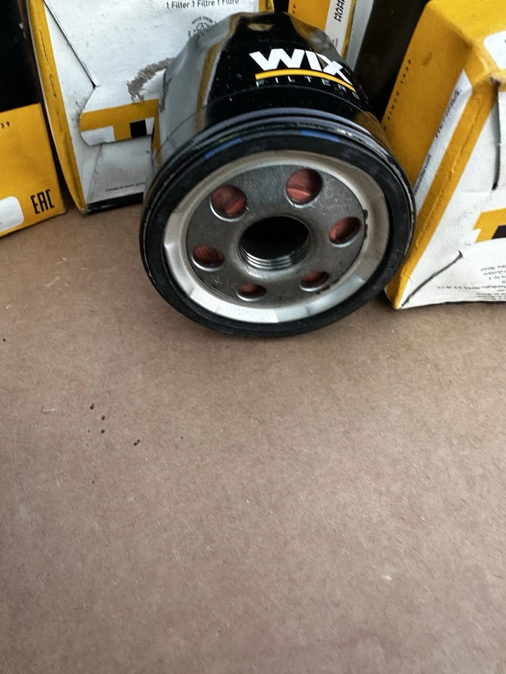 Wix Engine Oil Filter for 2001-2004 Chevrolet Silverado 1500 5.3L V8 GAS OHV - Image 3 of 3