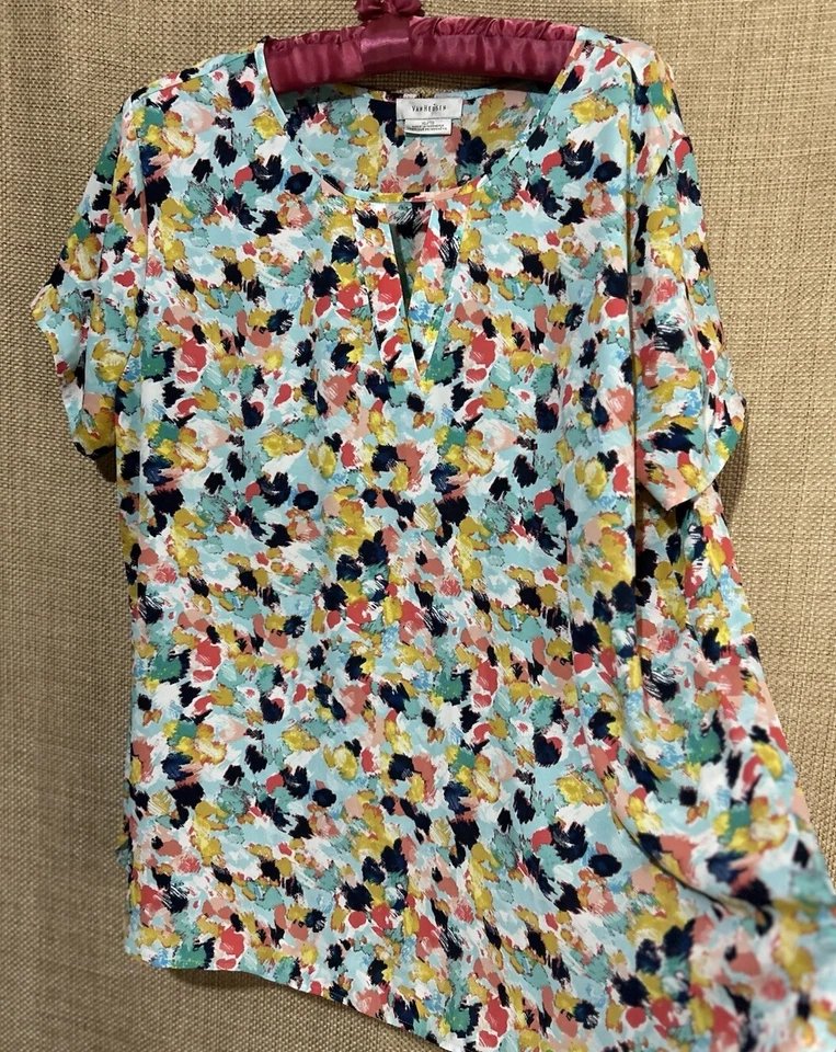 Van Heusen Top XL Artsy Keyhole Bust Silky Popover 衬衫衬衫尺寸特大号 — 第 3/4 张图片
