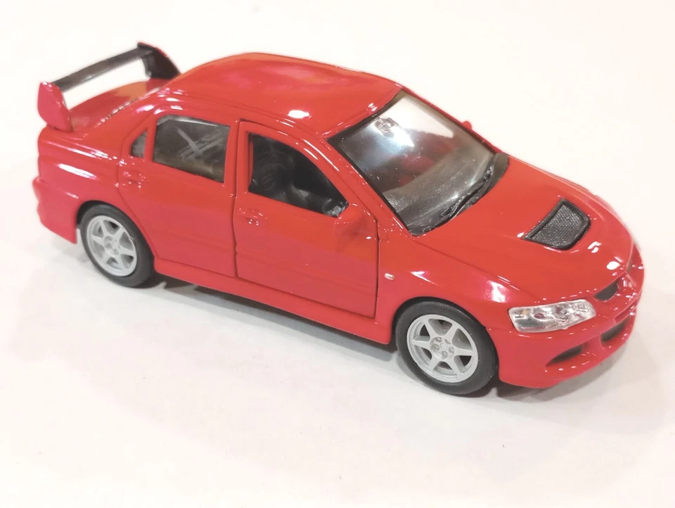 Welly 1/34 MITSUBISHI LANCER EVOLUTION VIII Diecast Metal Model (#42338) - Image 2 of 4
